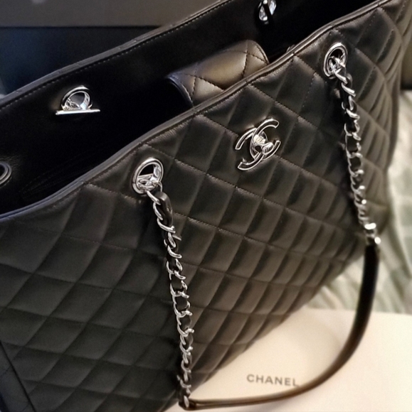 Chanel Laage Shopping Bag 14143 Black Black Bracket Ladies